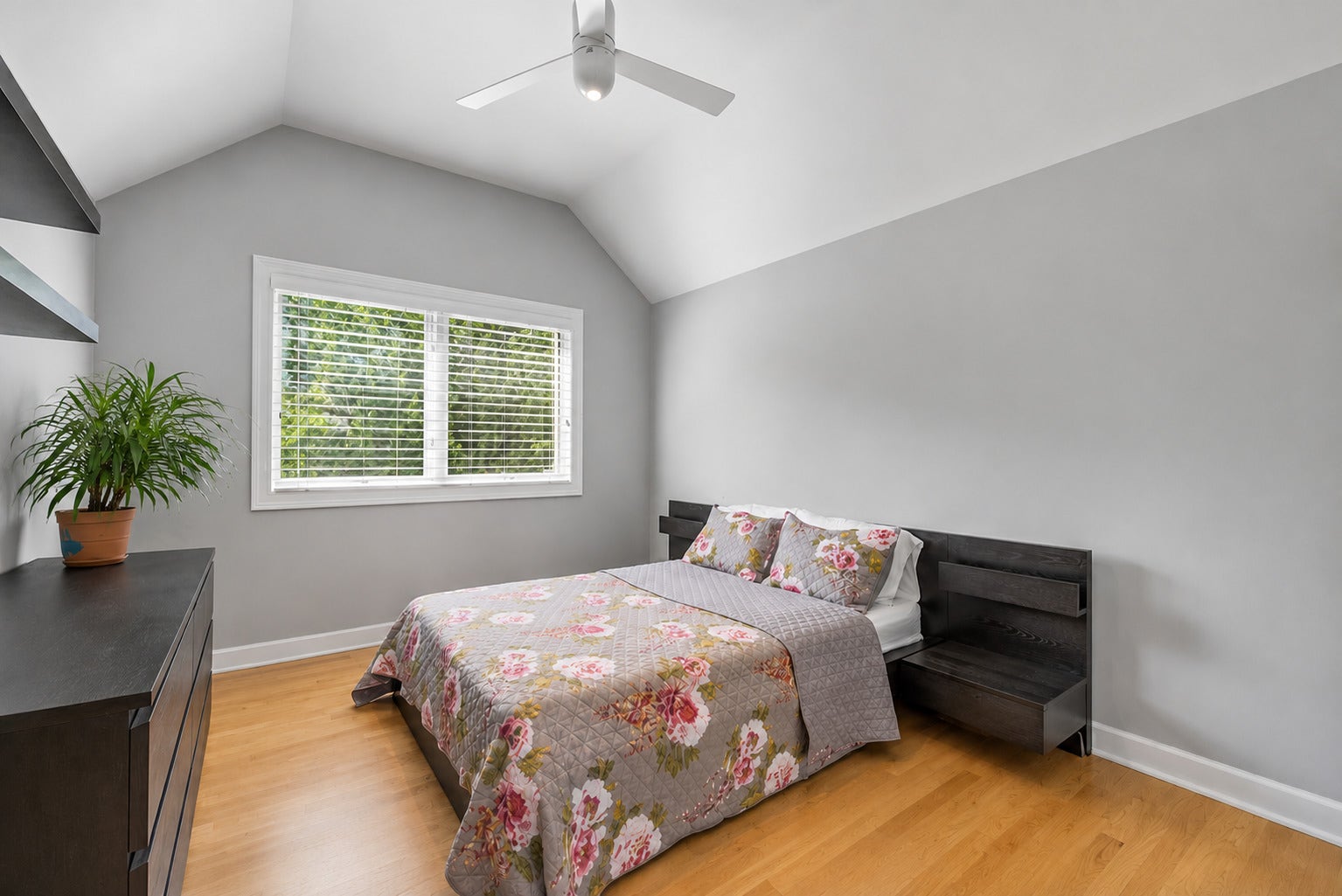 1268 N Palos Avenue, Palatine, IL 60067 1268 N Palos Avenue, Palatine, IL 60067