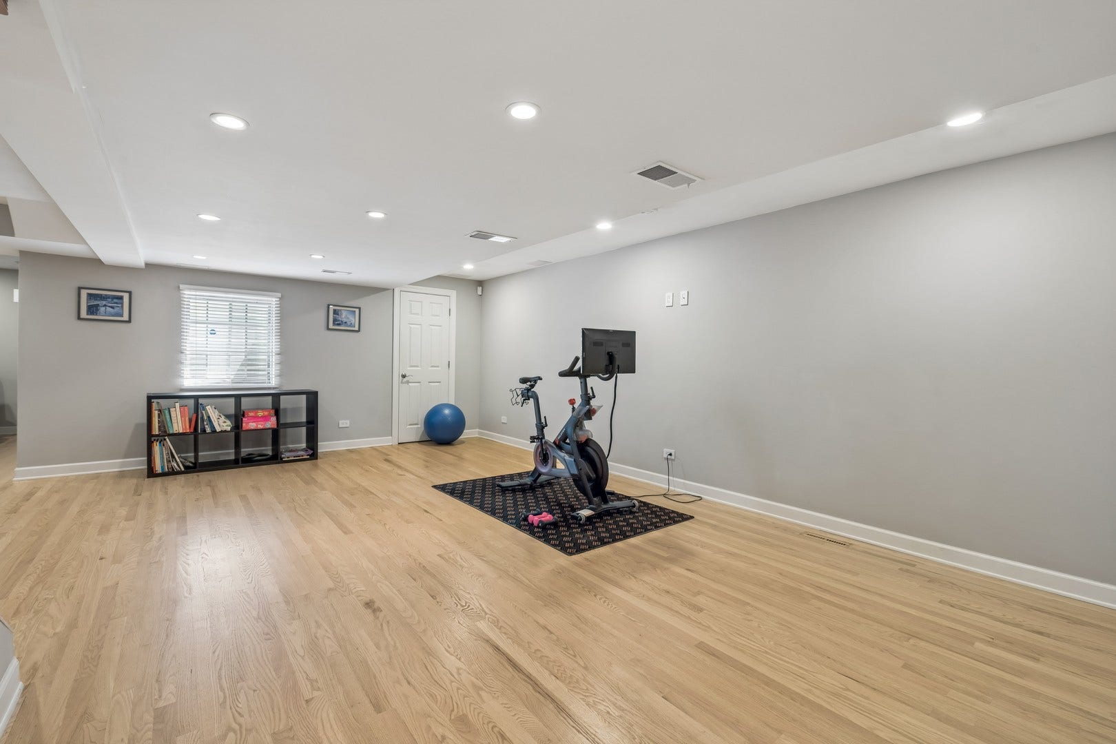 1268 N Palos Avenue, Palatine, IL 60067 1268 N Palos Avenue, Palatine, IL 60067