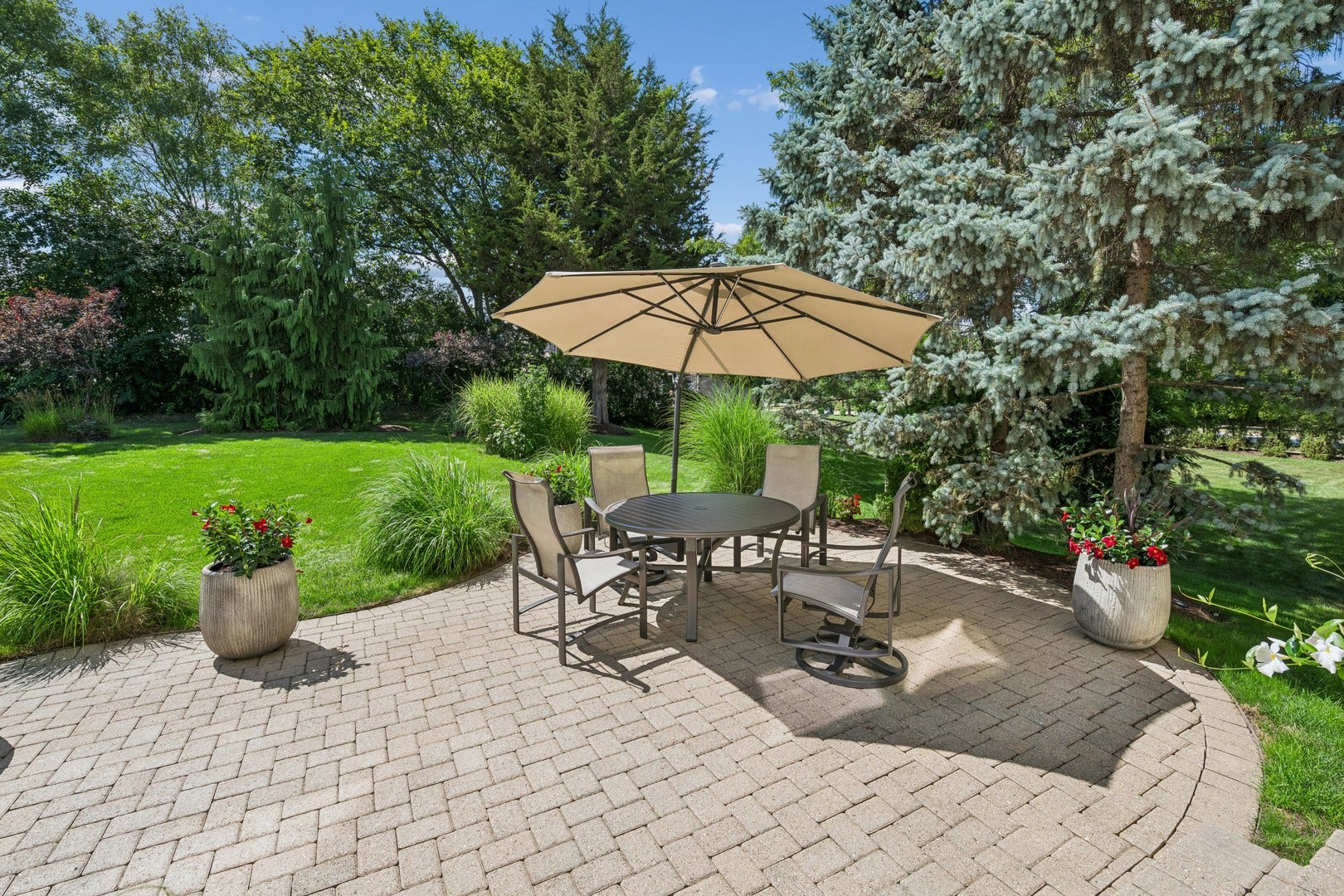 1268 N Palos Avenue, Palatine, IL 60067 1268 N Palos Avenue, Palatine, IL 60067
