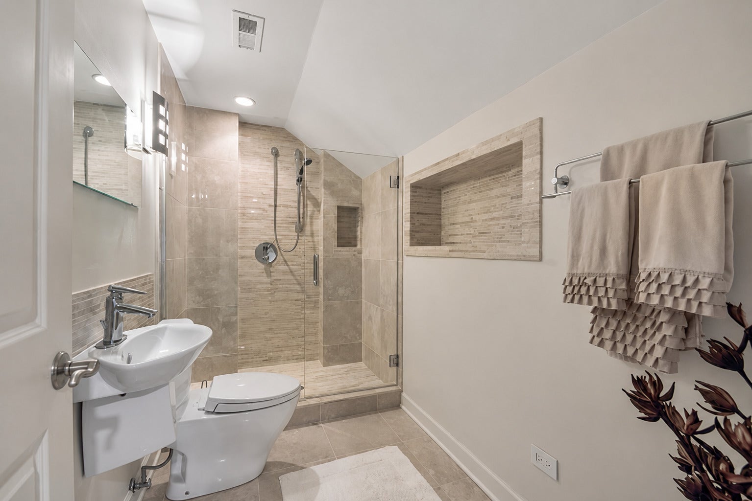 1268 N Palos Avenue, Palatine, IL 60067 1268 N Palos Avenue, Palatine, IL 60067