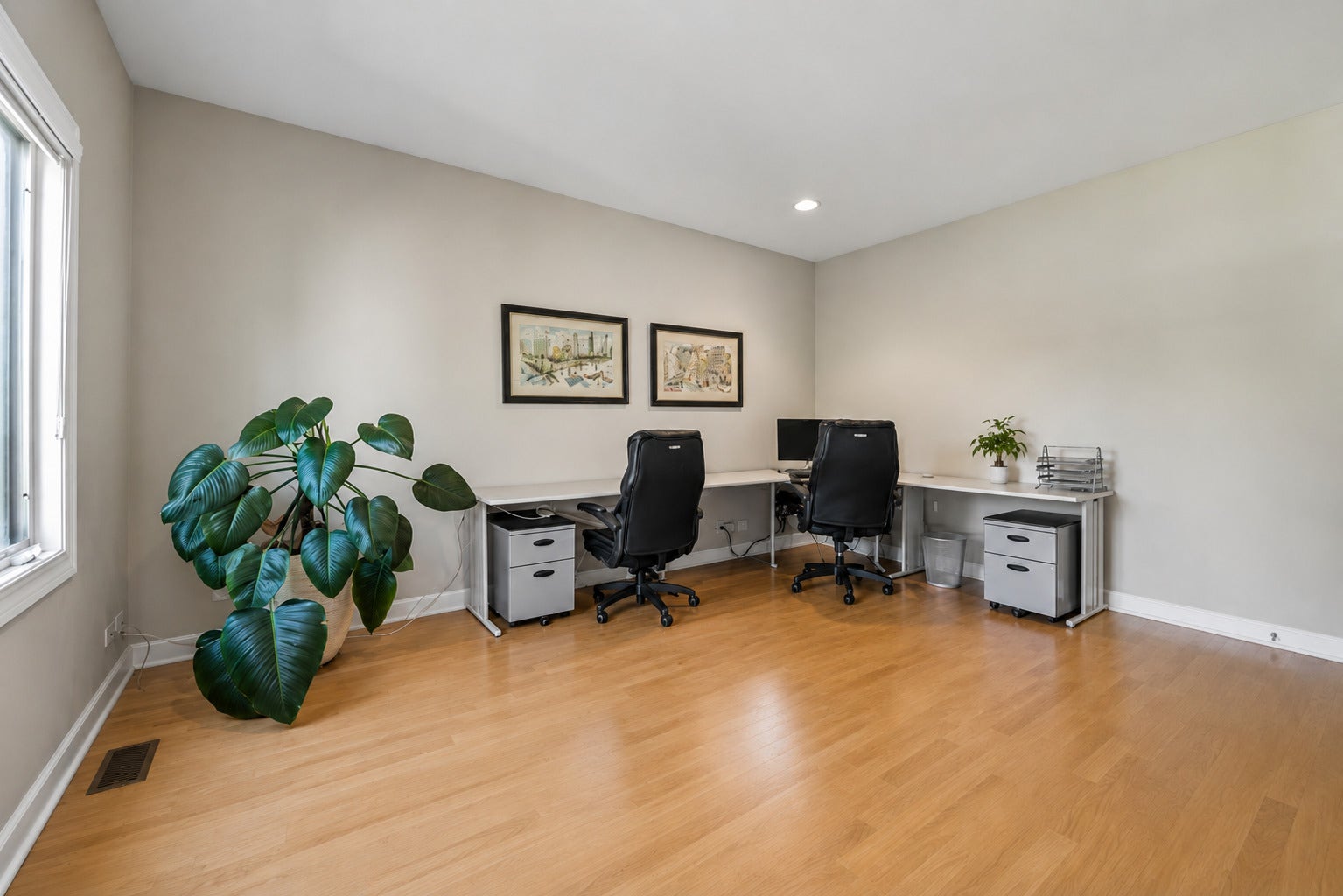 1268 N Palos Avenue, Palatine, IL 60067 Main floor office