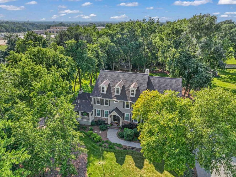 Property photo for 110 Rolling Knolls Avenue, Elgin, IL