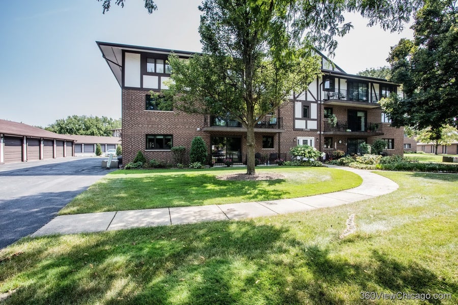 Property photo for 11015 S Theresa Circle, #3B, Palos Hills, IL