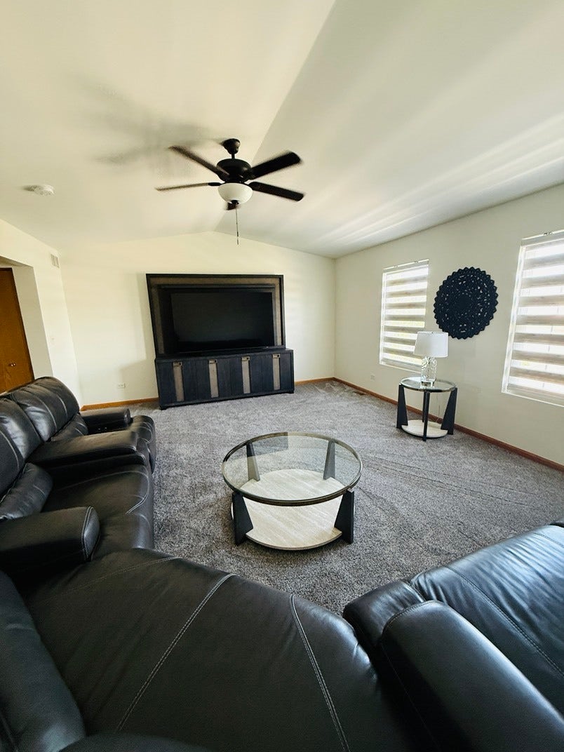25061 Clare Circle, Manhattan, IL 60442 25061 Clare Circle, Manhattan, IL 60442