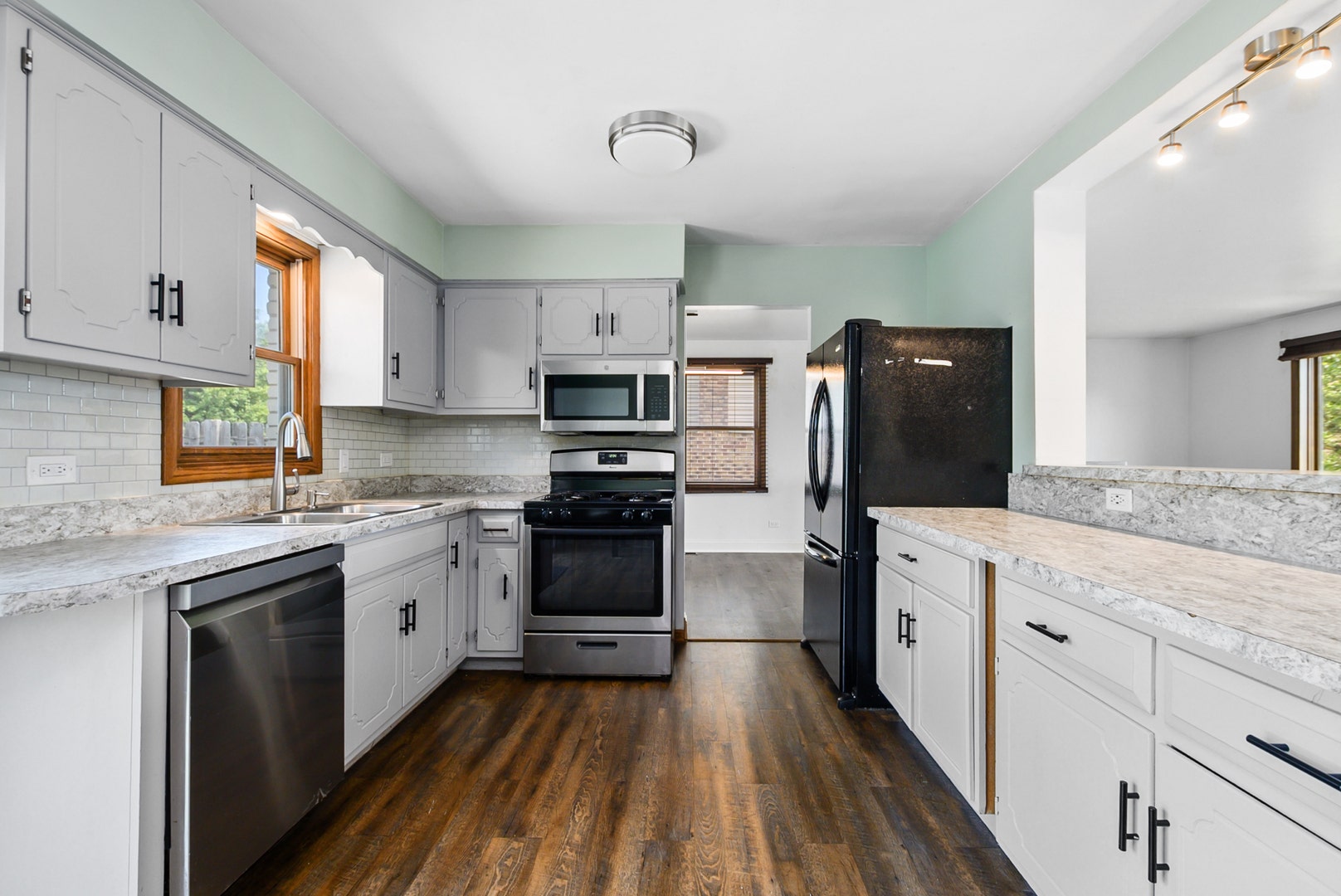 11672 Glenview Drive, Orland Park, IL 60467 11672 Glenview Drive, Orland Park, IL 60467