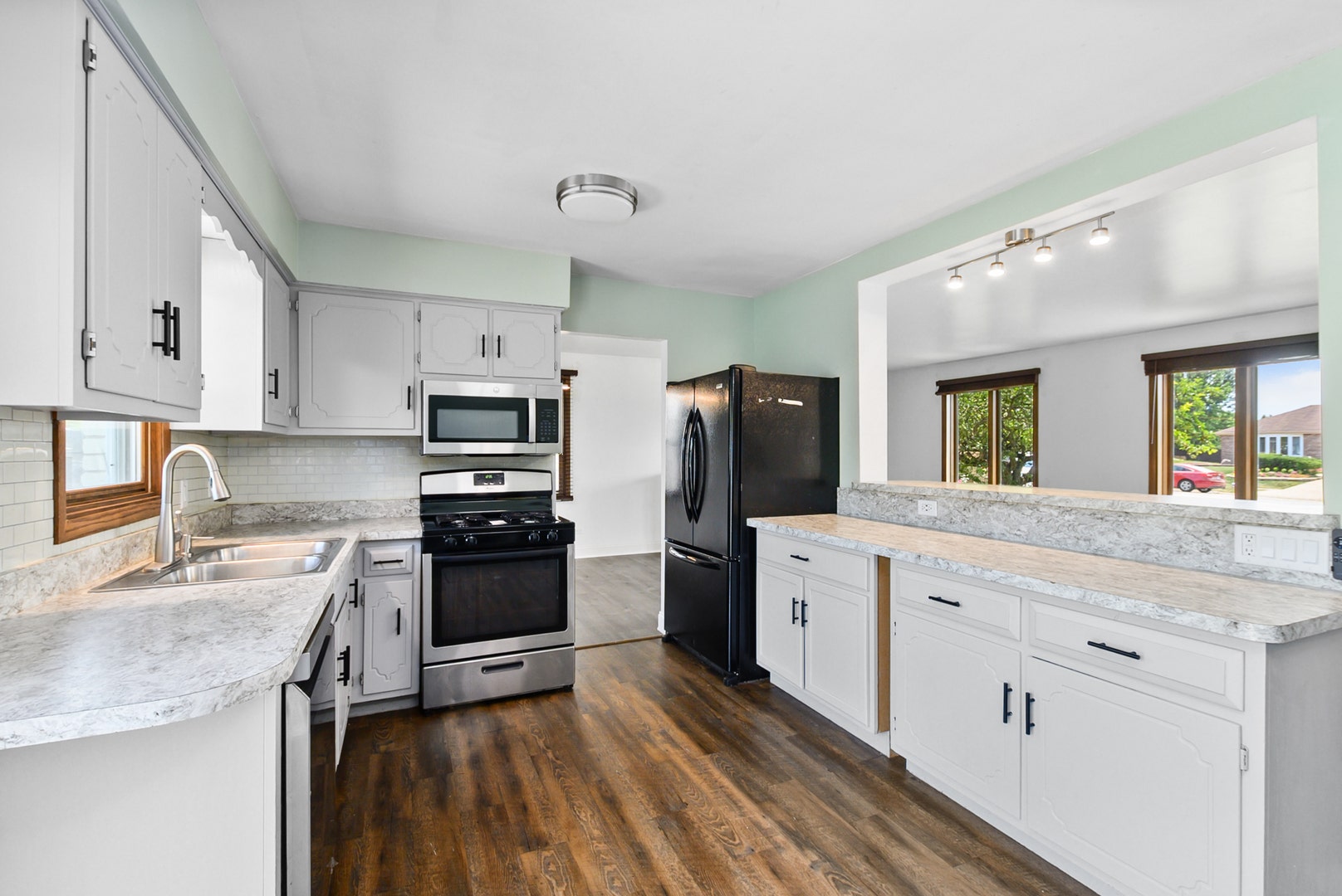 11672 Glenview Drive, Orland Park, IL 60467 11672 Glenview Drive, Orland Park, IL 60467