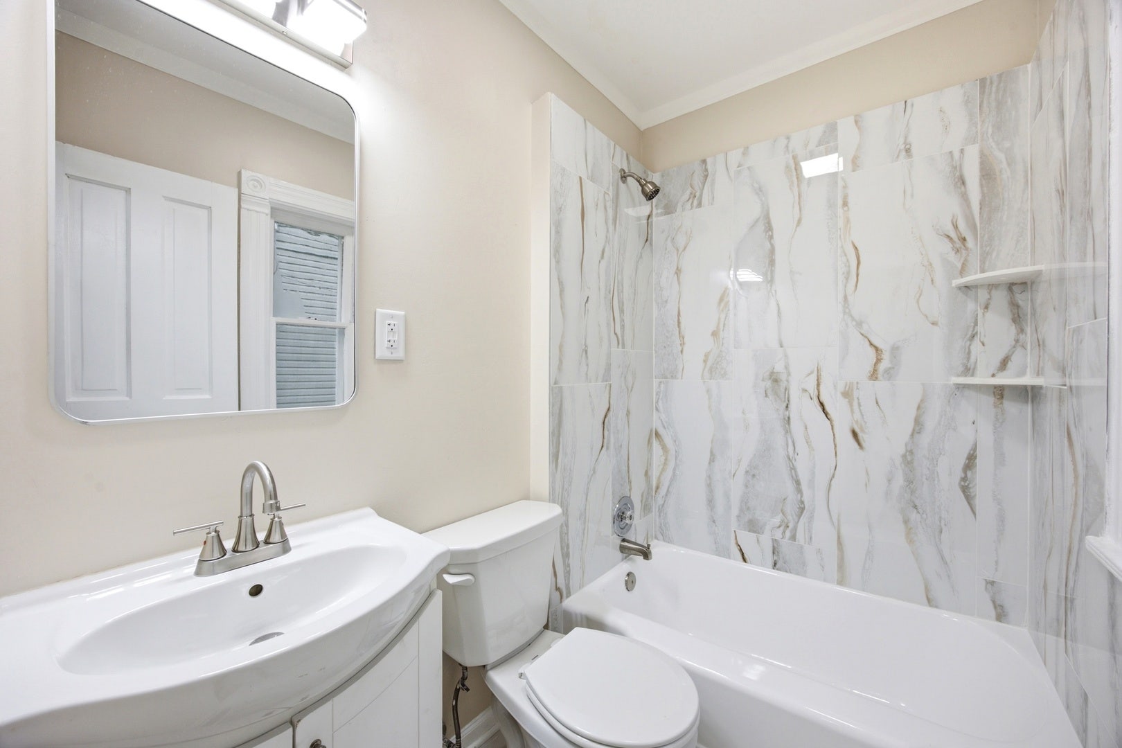 340 Moseley Street, Elgin, IL 60123 340 Moseley Street, Elgin, IL 60123
