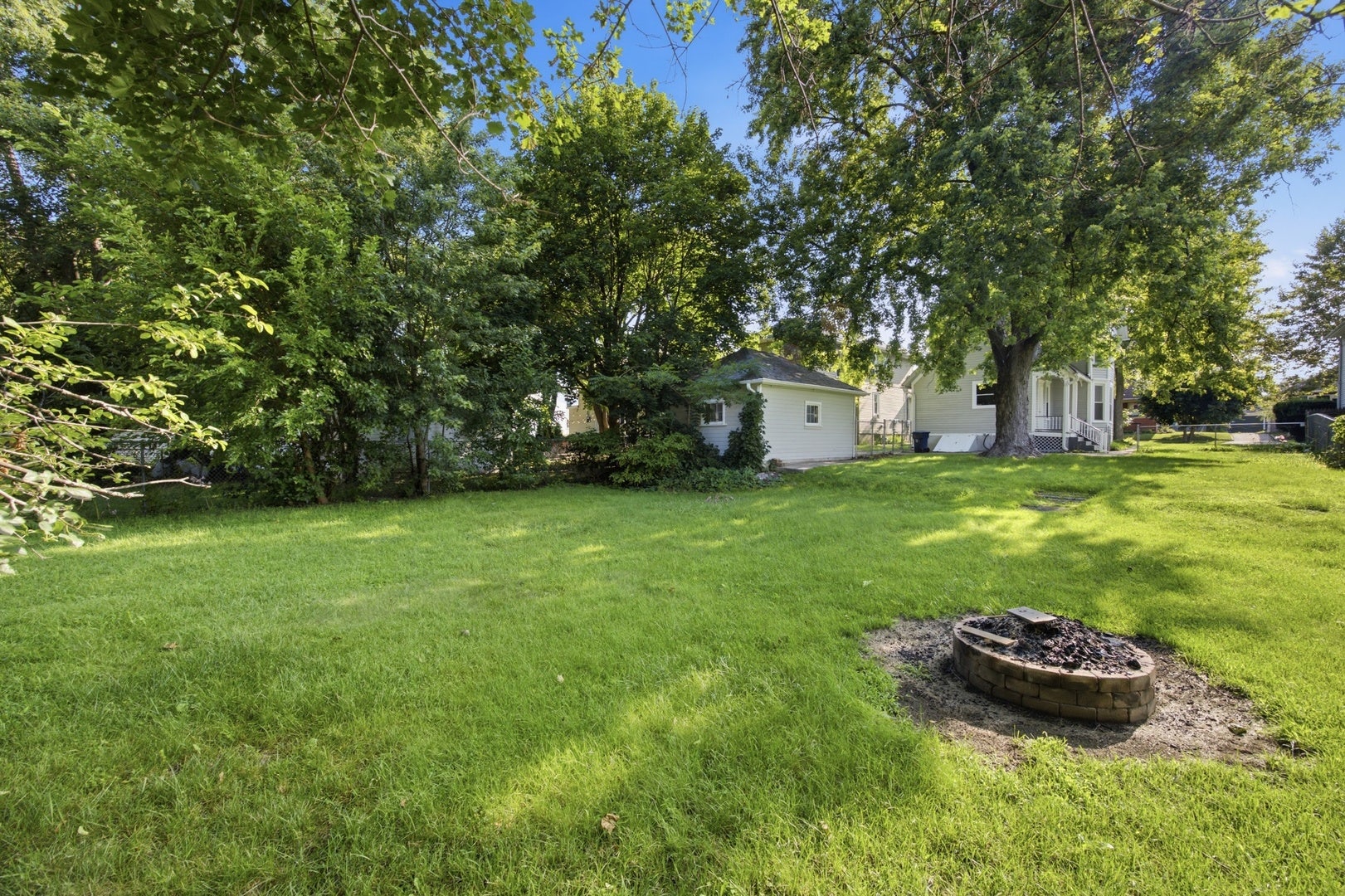 340 Moseley Street, Elgin, IL 60123 340 Moseley Street, Elgin, IL 60123