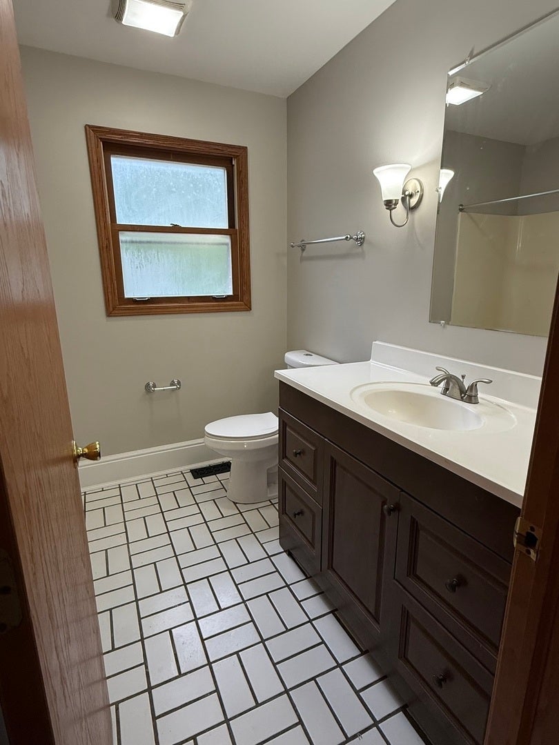 1711 Corregidor Street, Joliet, IL 60435 1711 Corregidor Street, Joliet, IL 60435