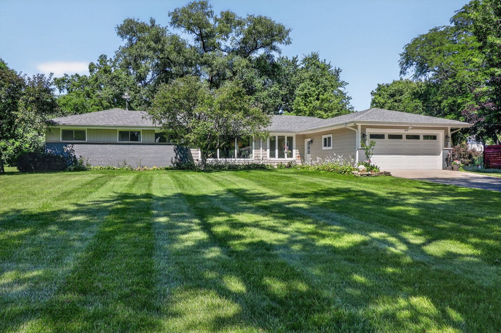 4218 Seeley Avenue, Downers Grove, IL 60515
