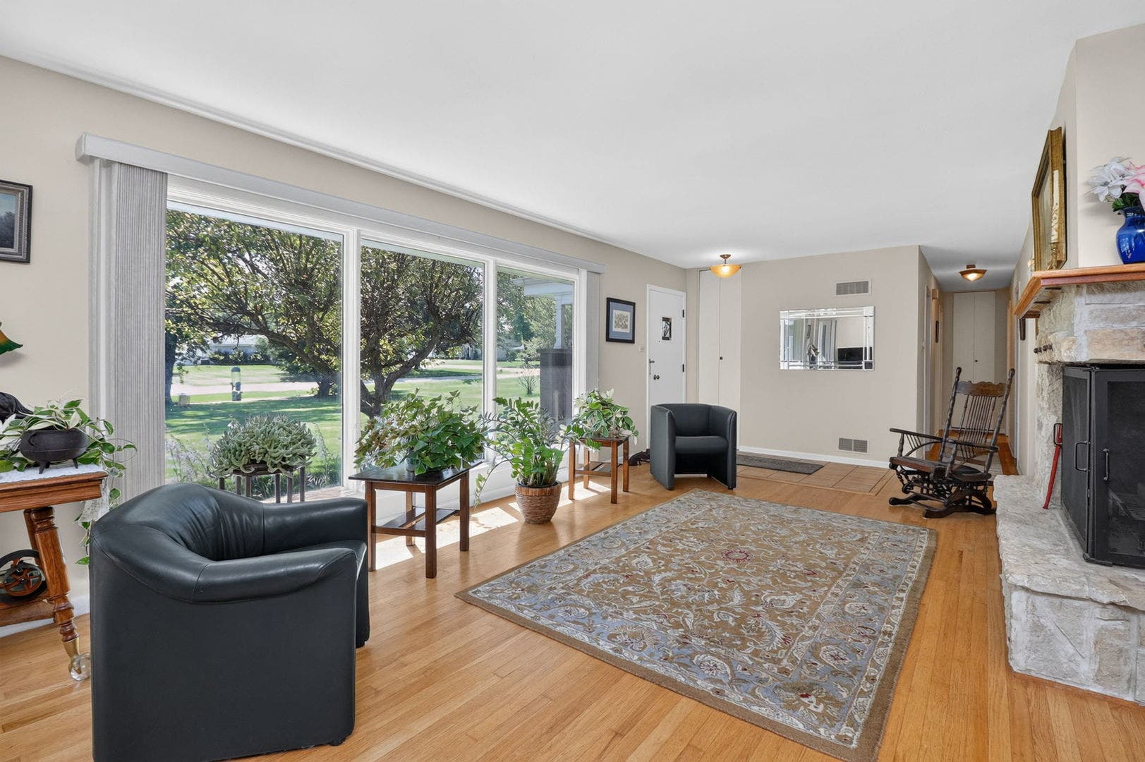 4218 Seeley Avenue, Downers Grove, IL 60515