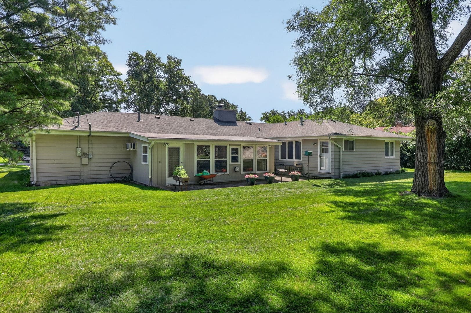 4218 Seeley Avenue, Downers Grove, IL 60515