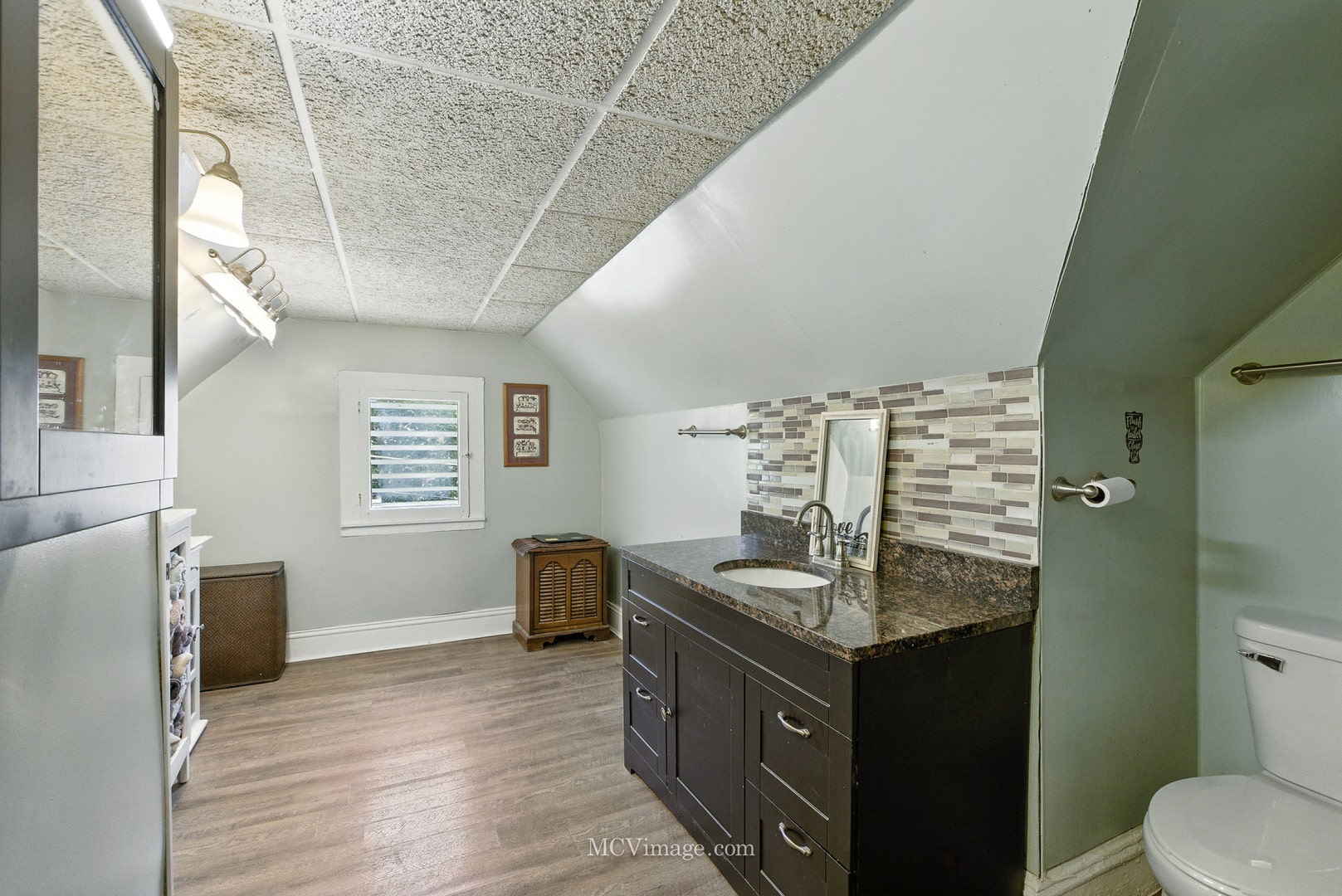 514 E Jackson Street, Joliet, IL 60432 514 E Jackson Street, Joliet, IL 60432