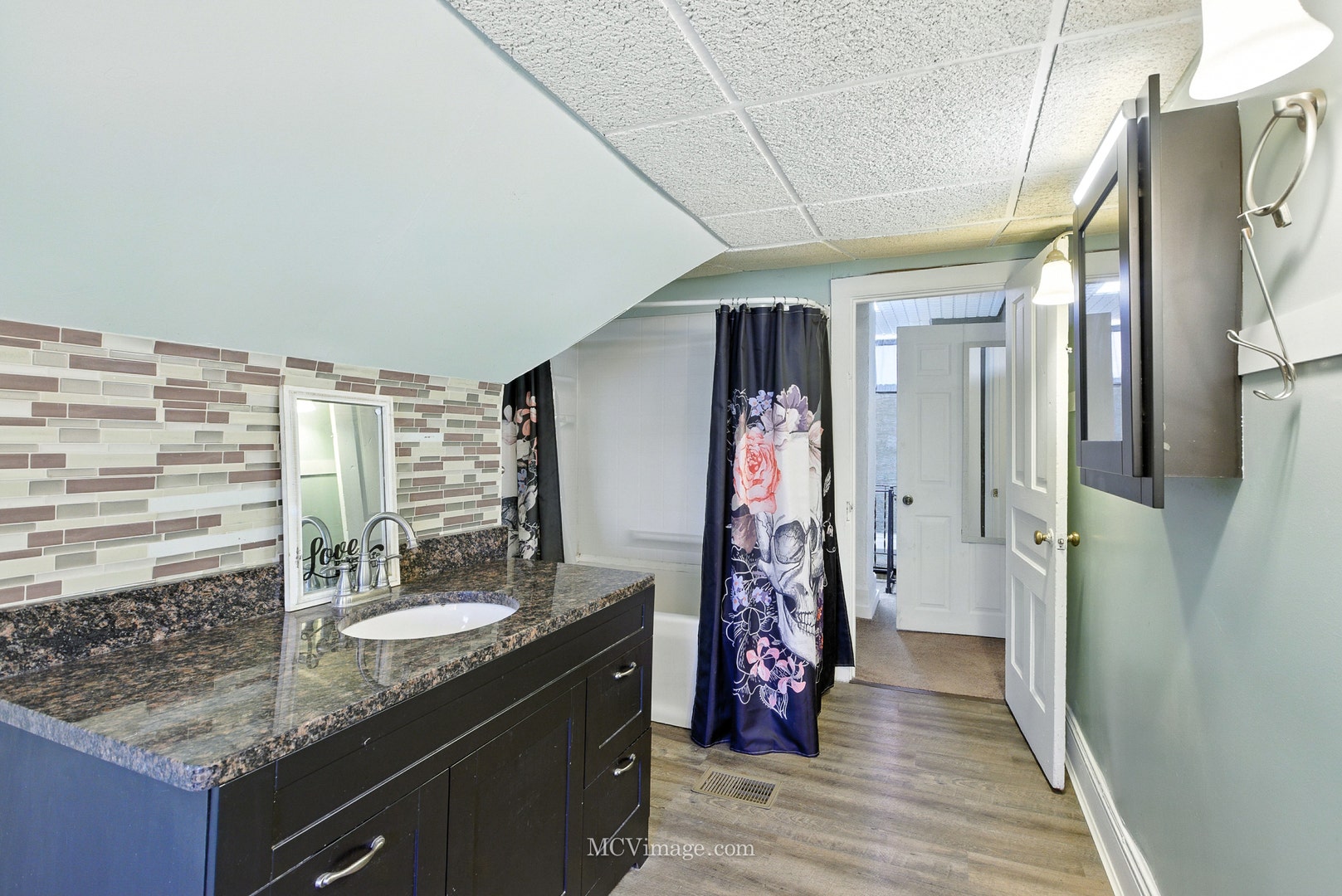 514 E Jackson Street, Joliet, IL 60432 514 E Jackson Street, Joliet, IL 60432