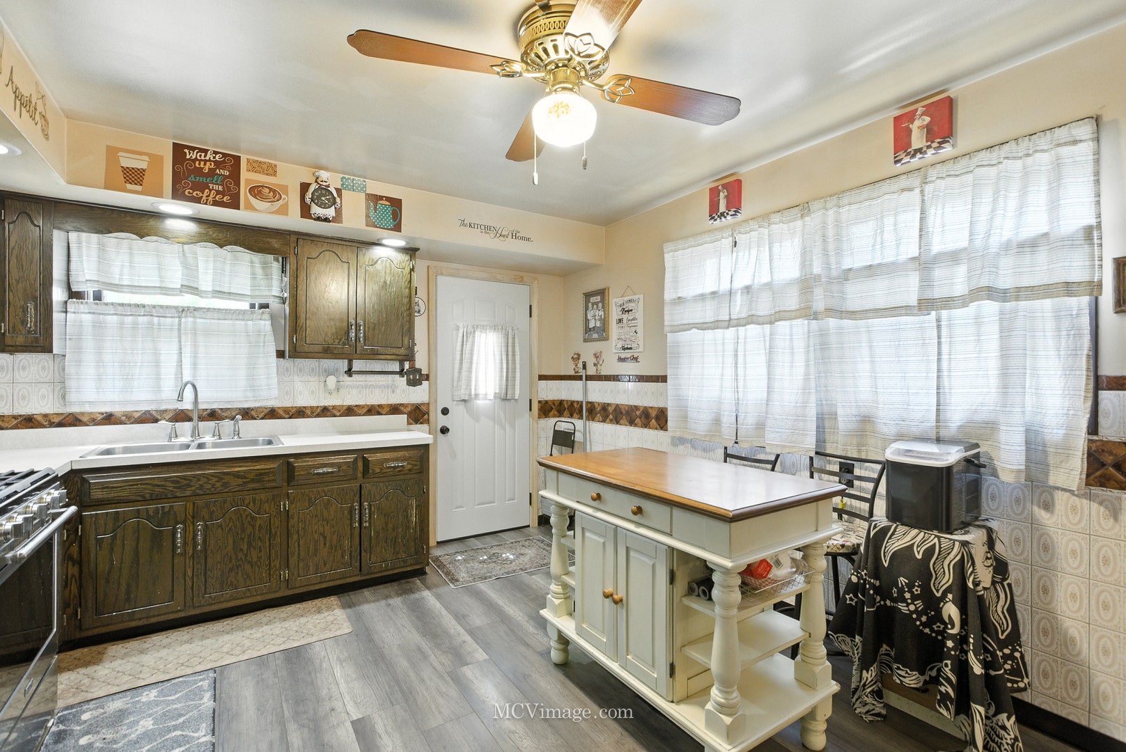 514 E Jackson Street, Joliet, IL 60432 514 E Jackson Street, Joliet, IL 60432
