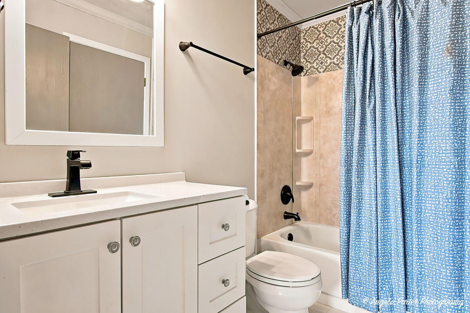 205 Chaparral Circle, Elgin, IL 60120 205 Chaparral Circle, Elgin, IL 60120