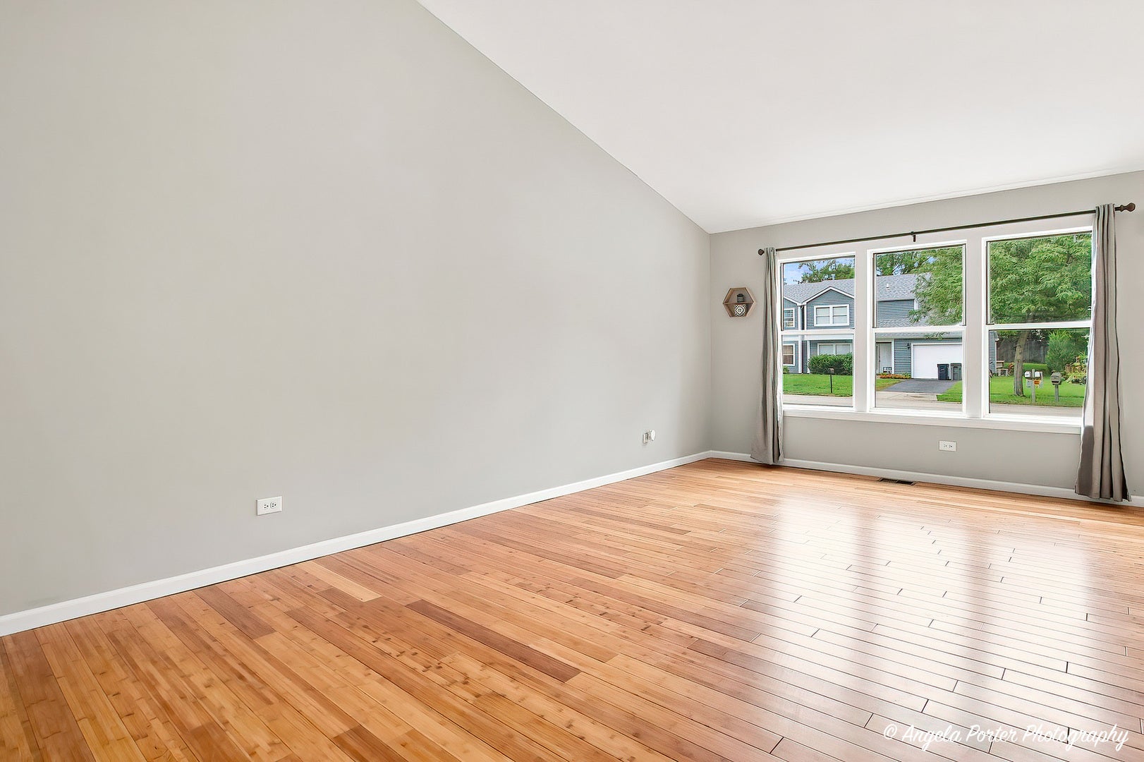 205 Chaparral Circle, Elgin, IL 60120 205 Chaparral Circle, Elgin, IL 60120