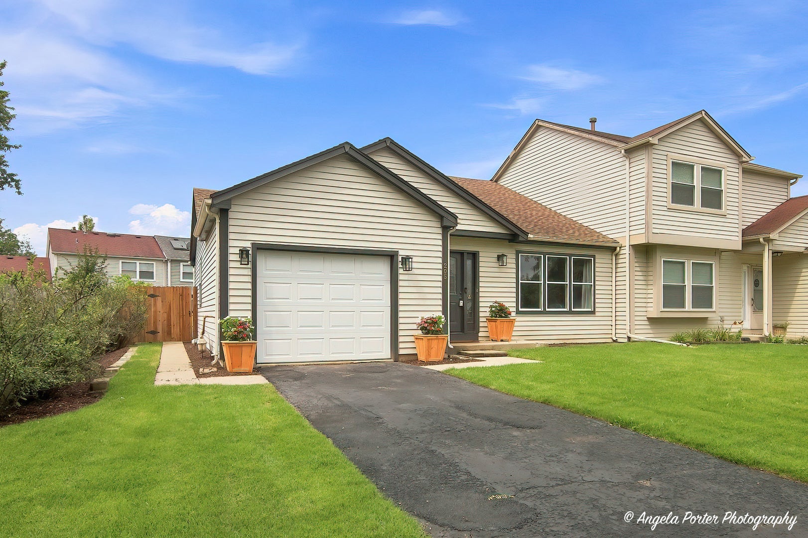 205 Chaparral Circle, Elgin, IL 60120 205 Chaparral Circle, Elgin, IL 60120