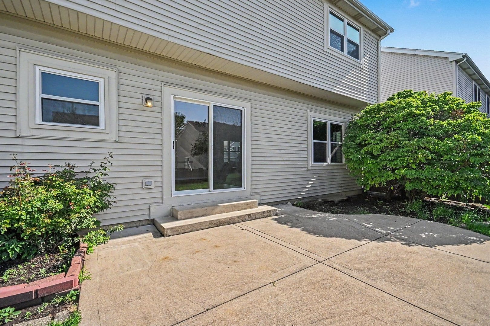 1057 Rosefield Lane, Aurora, IL 60504 1057 Rosefield Lane, Aurora, IL 60504