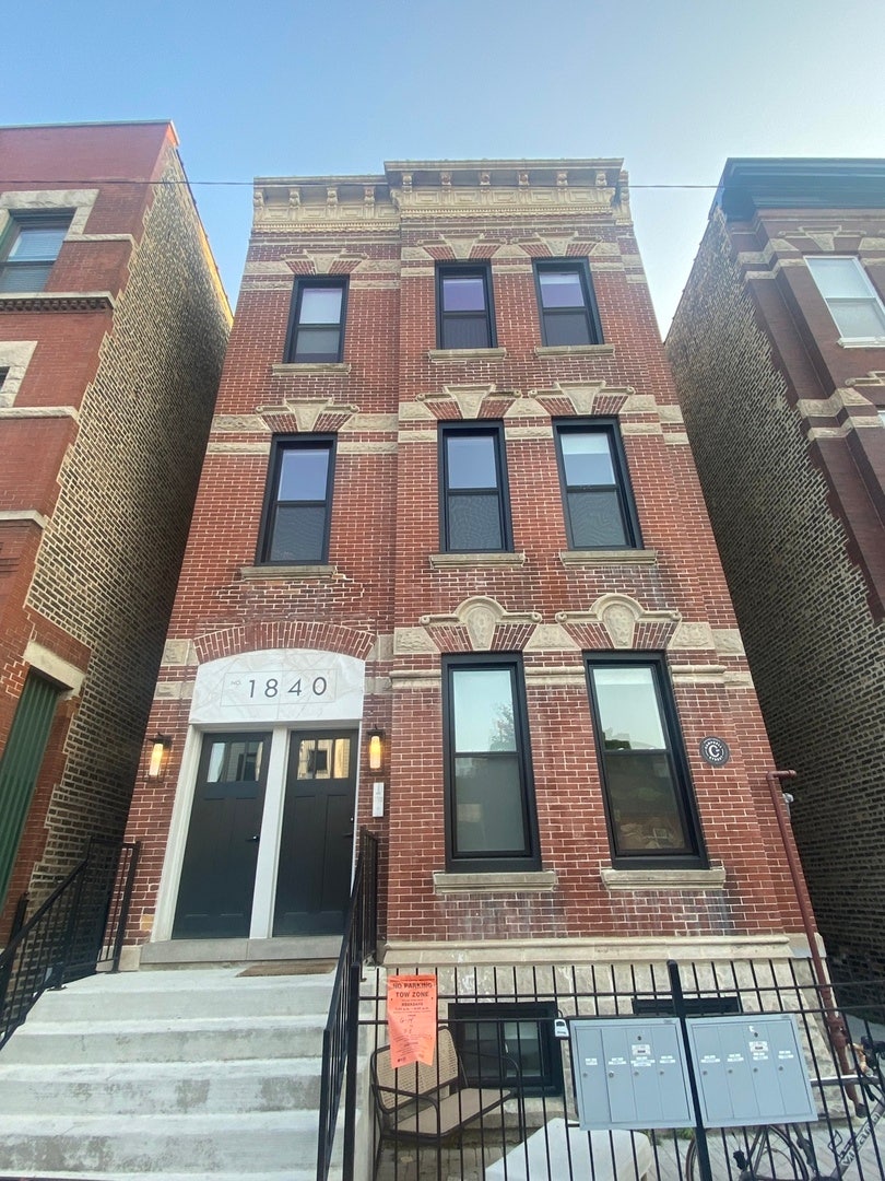 1840 W Augusta Boulevard, Chicago, IL 60622 1840 W Augusta Boulevard, Chicago, IL 60622