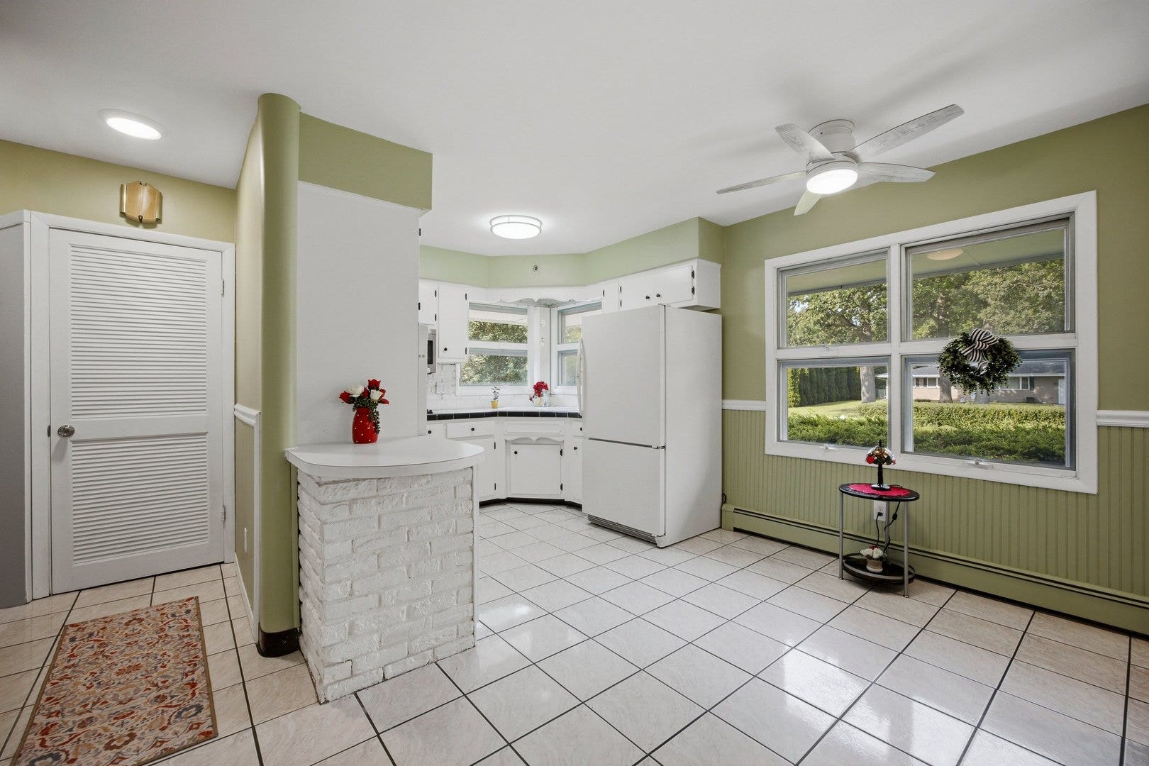 2275 Nan Street, Aurora, IL 60502 2275 Nan Street, Aurora, IL 60502