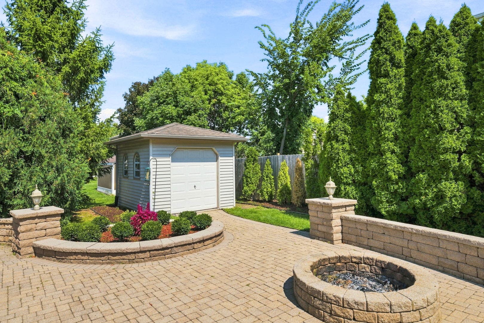 15 Meagan Lane, Lemont, IL 60439 15 Meagan Lane, Lemont, IL 60439