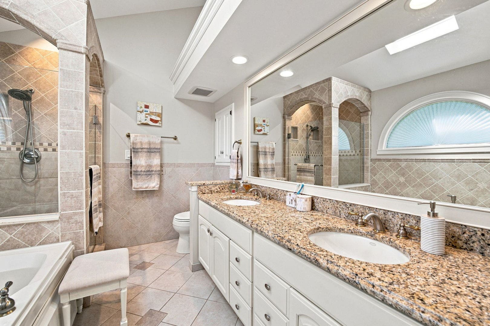 15 Meagan Lane, Lemont, IL 60439 15 Meagan Lane, Lemont, IL 60439