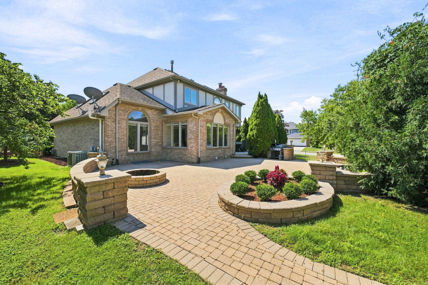 15 Meagan Lane, Lemont, IL 60439 15 Meagan Lane, Lemont, IL 60439