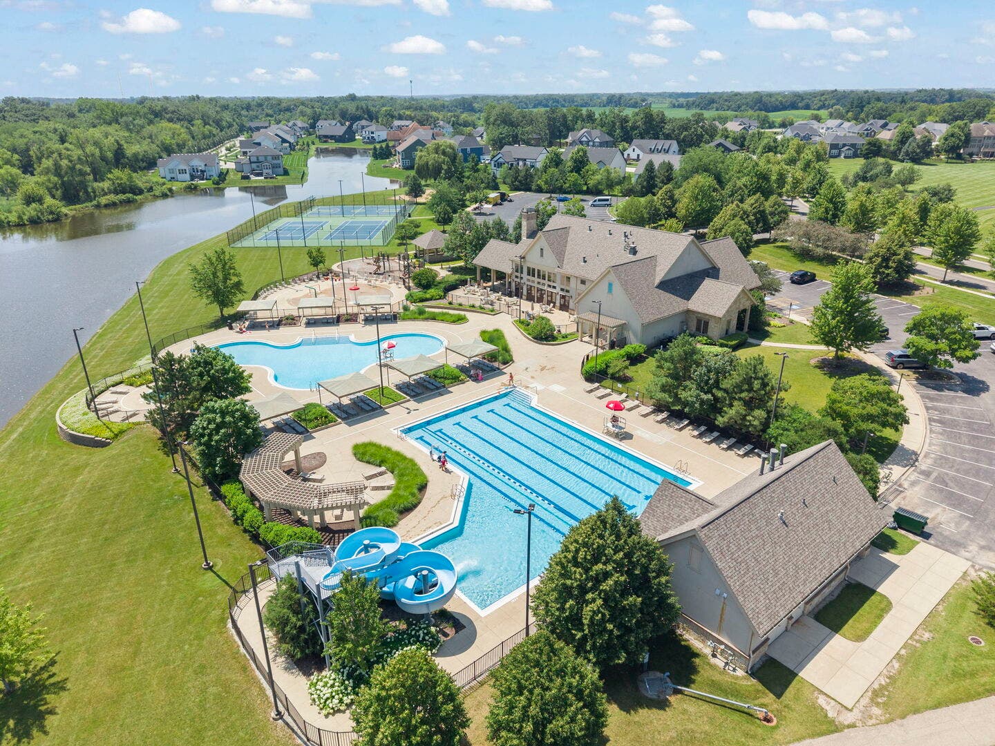 3687 Peregrine Way, Elgin, IL 60124 3687 Peregrine Way, Elgin, IL 60124