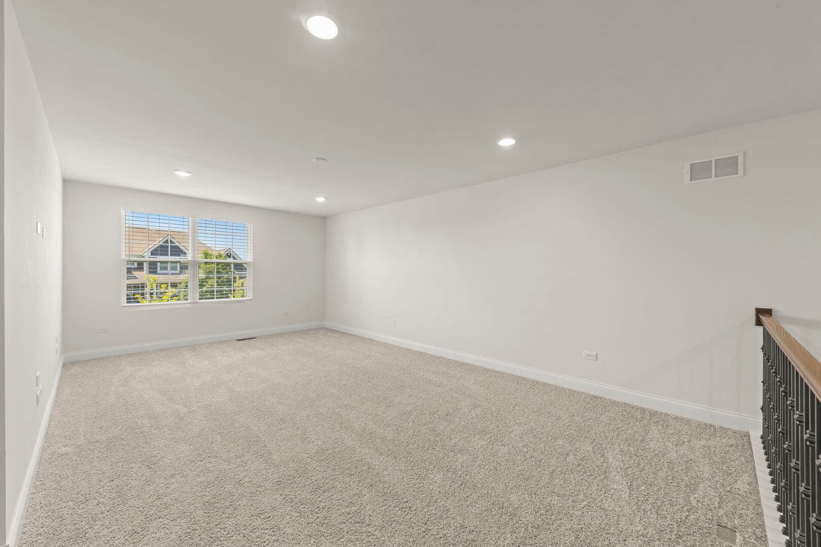 3687 Peregrine Way, Elgin, IL 60124 Loft Area!