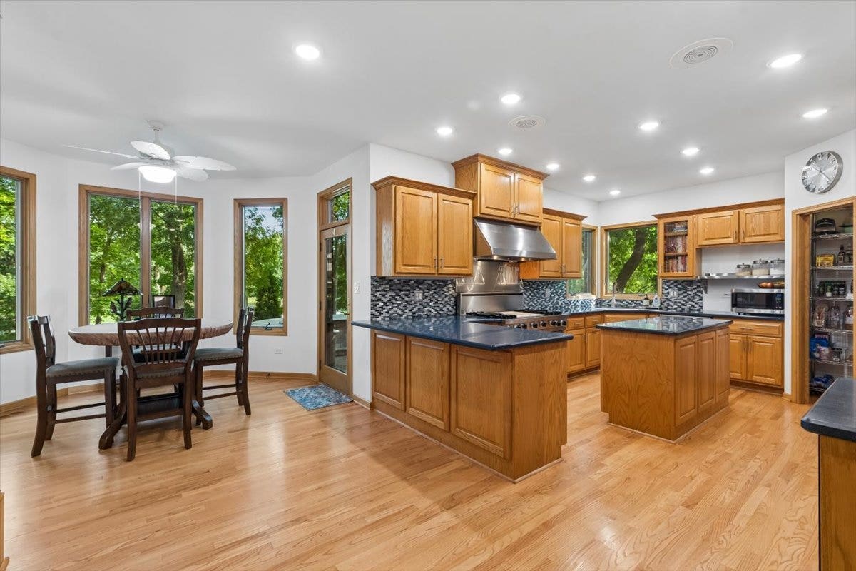 13230 Hidden Valley Drive, Homer Glen, IL 60491