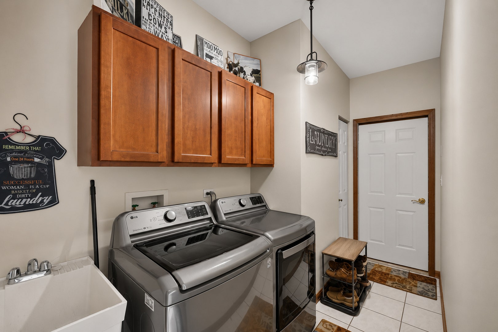 7131 168th Street, Tinley Park, IL 60477 7131 168th Street, Tinley Park, IL 60477