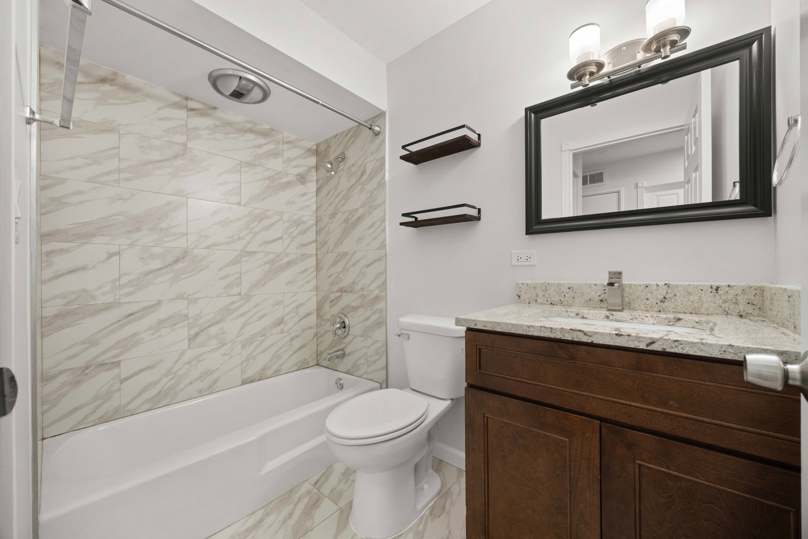 7300 Fairview Avenue, #206, Downers Grove, IL 60516