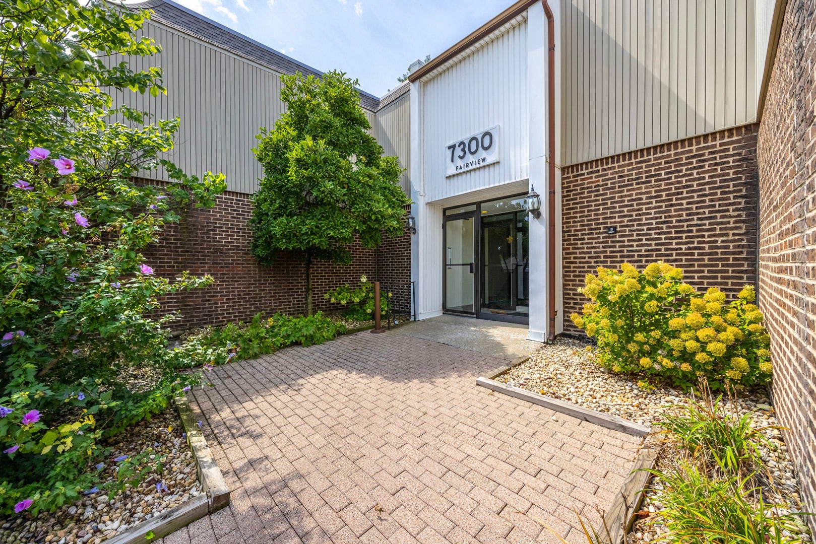 7300 Fairview Avenue, #206, Downers Grove, IL 60516