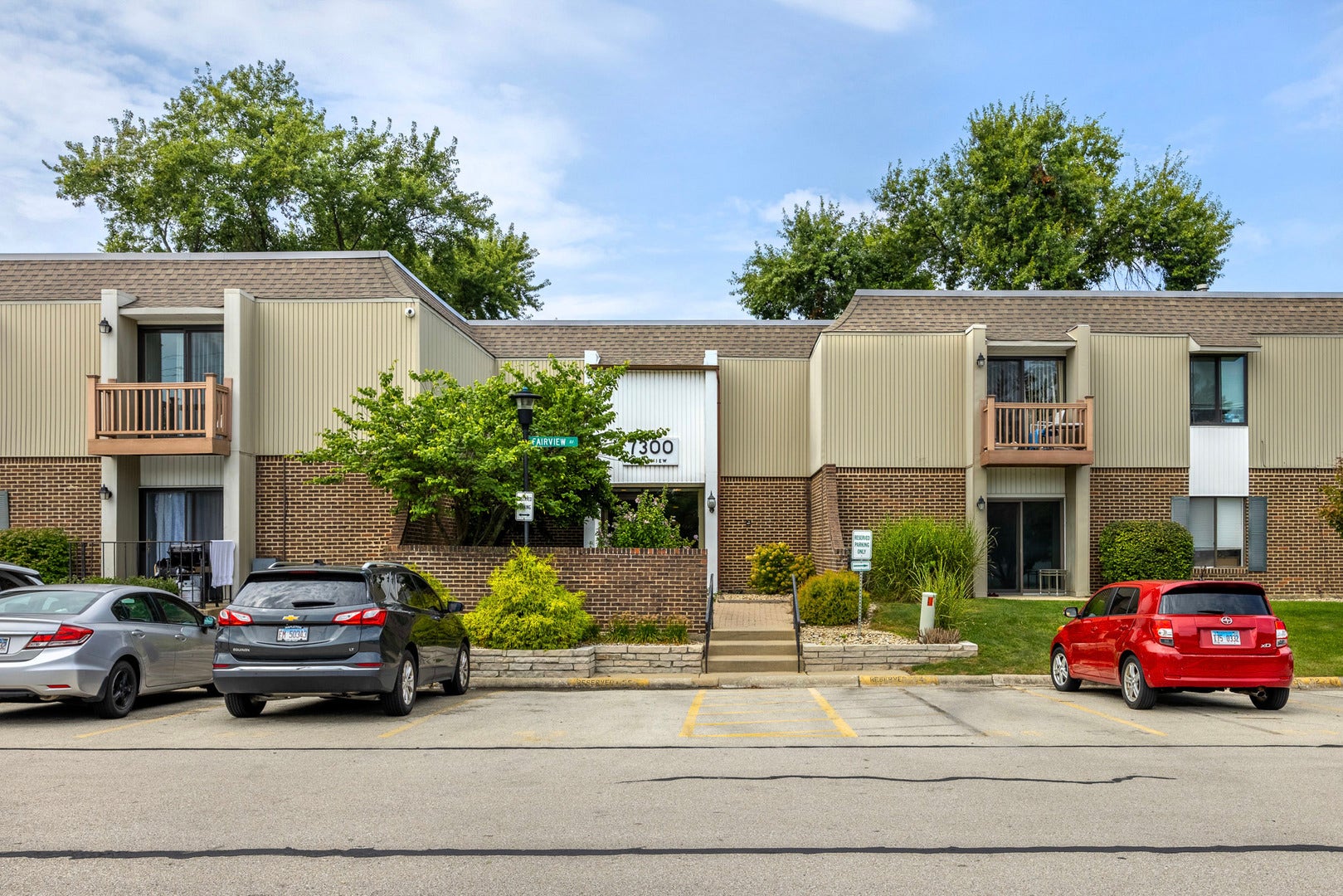 7300 Fairview Avenue, #206, Downers Grove, IL 60516