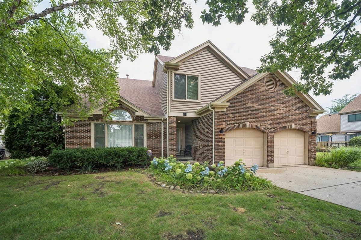 44 CHESTNUT Terrace, Buffalo Grove, IL 60089 44 CHESTNUT Terrace, Buffalo Grove, IL 60089