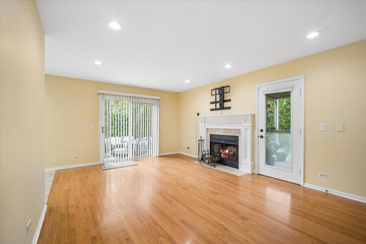 44 CHESTNUT Terrace, Buffalo Grove, IL 60089 44 CHESTNUT Terrace, Buffalo Grove, IL 60089