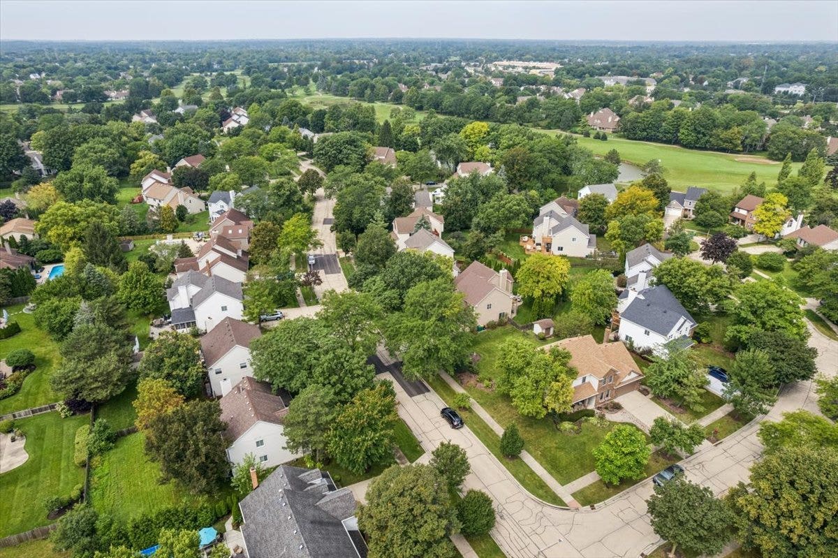 44 CHESTNUT Terrace, Buffalo Grove, IL 60089 44 CHESTNUT Terrace, Buffalo Grove, IL 60089