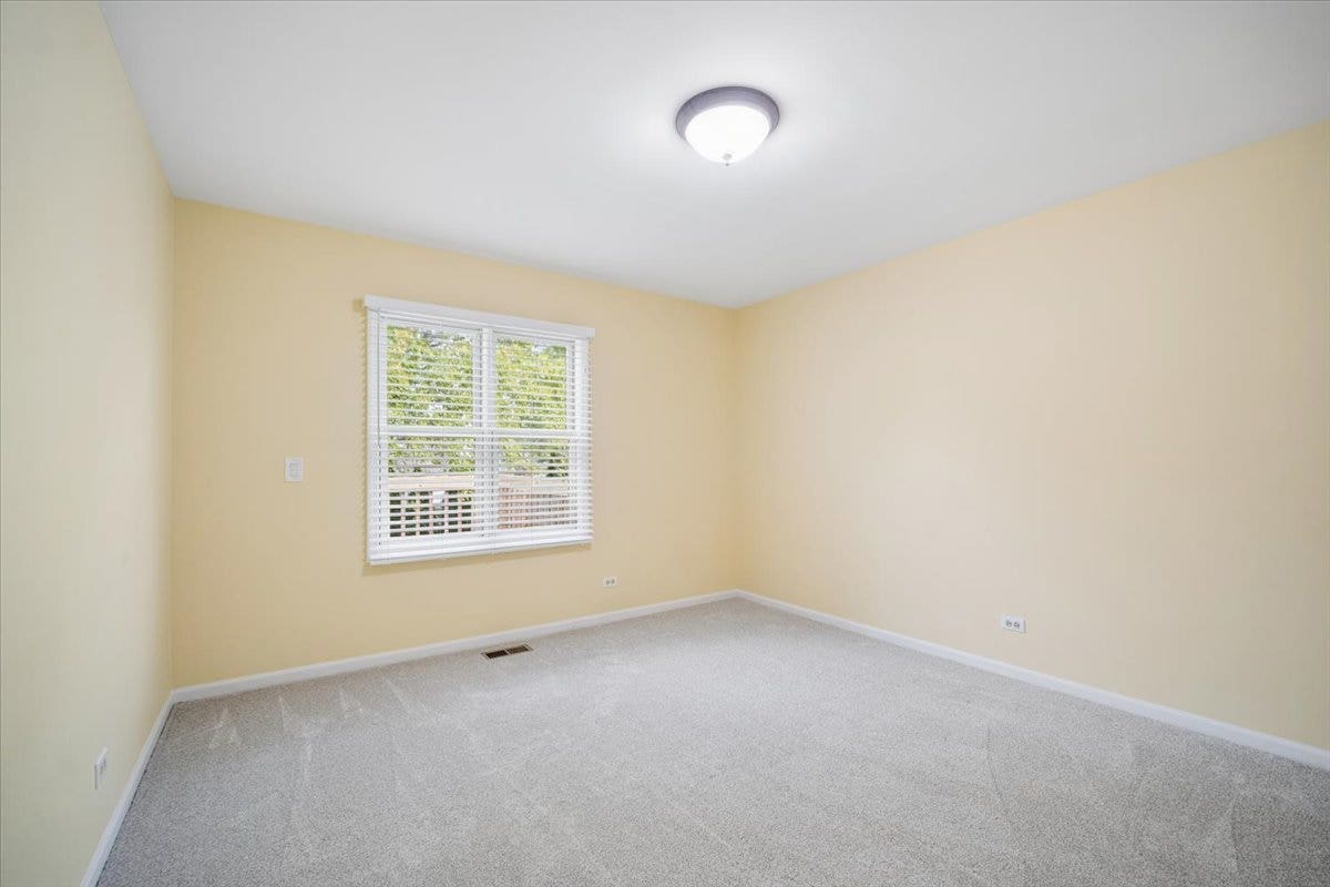 44 CHESTNUT Terrace, Buffalo Grove, IL 60089 44 CHESTNUT Terrace, Buffalo Grove, IL 60089