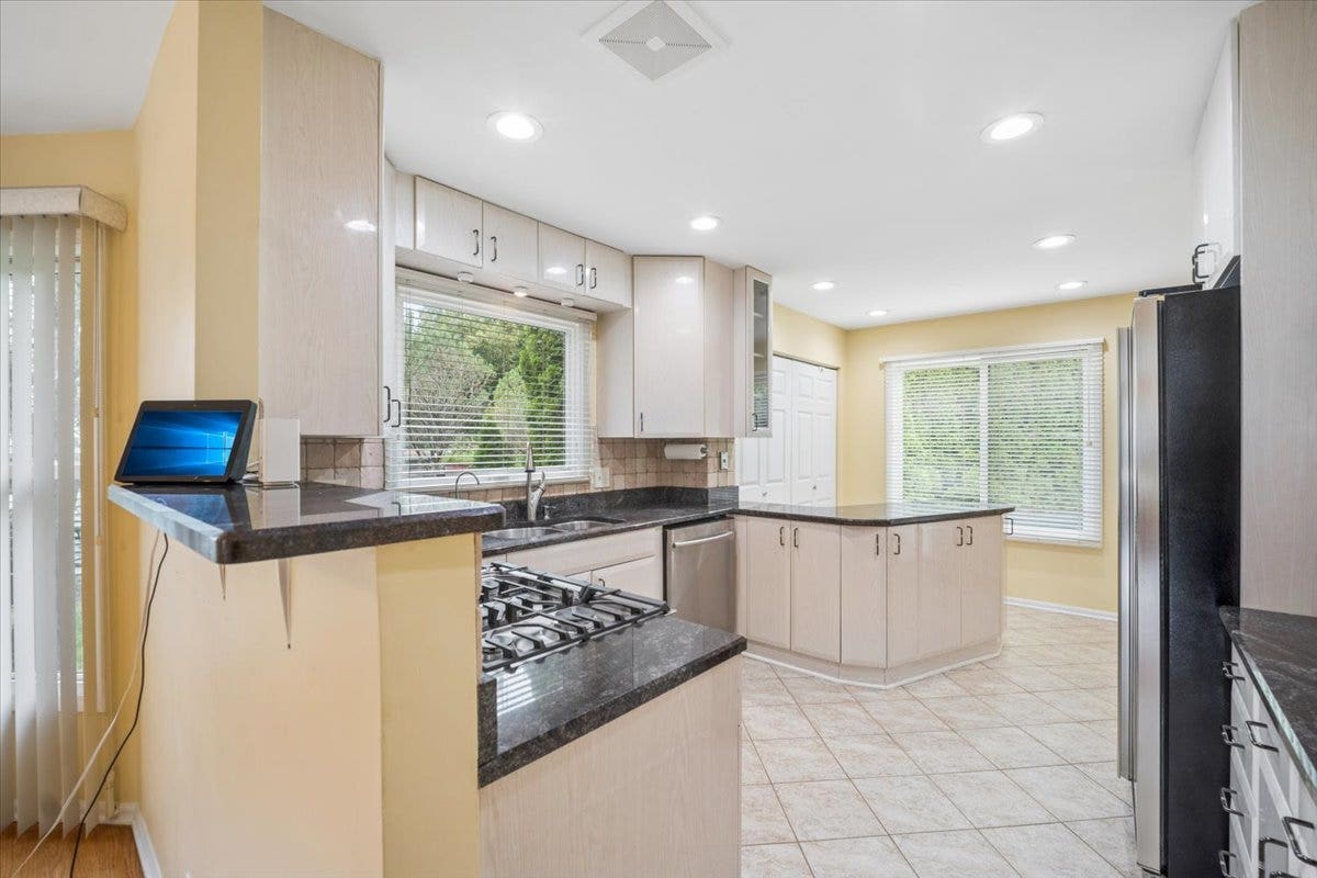 44 CHESTNUT Terrace, Buffalo Grove, IL 60089 44 CHESTNUT Terrace, Buffalo Grove, IL 60089