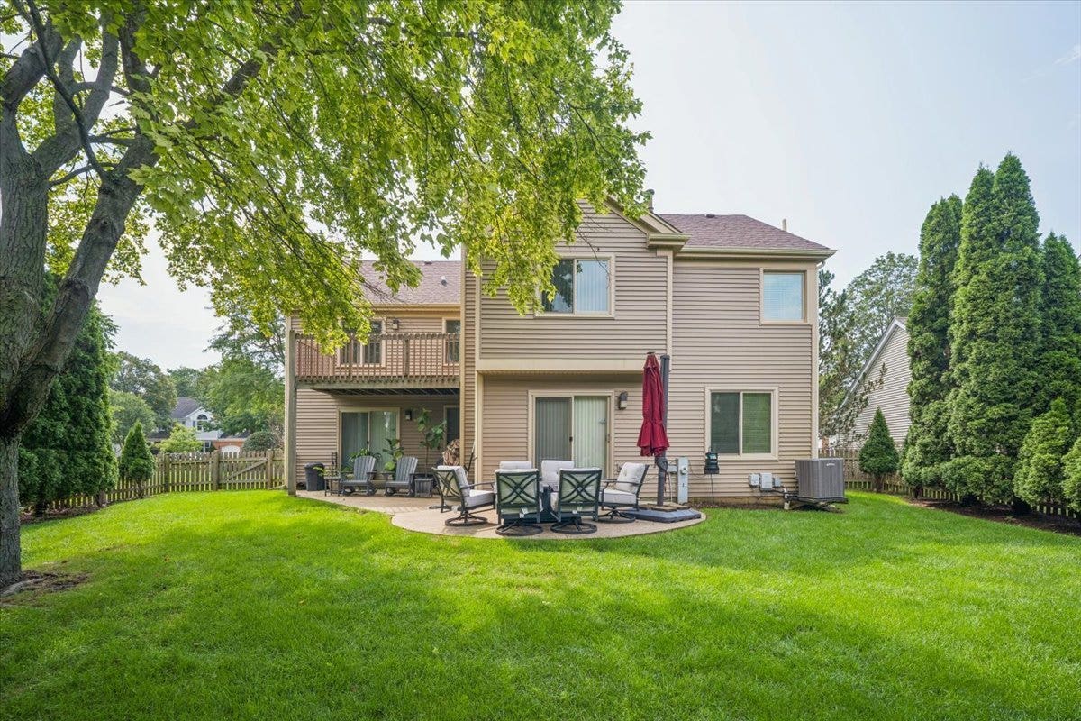 44 CHESTNUT Terrace, Buffalo Grove, IL 60089 44 CHESTNUT Terrace, Buffalo Grove, IL 60089