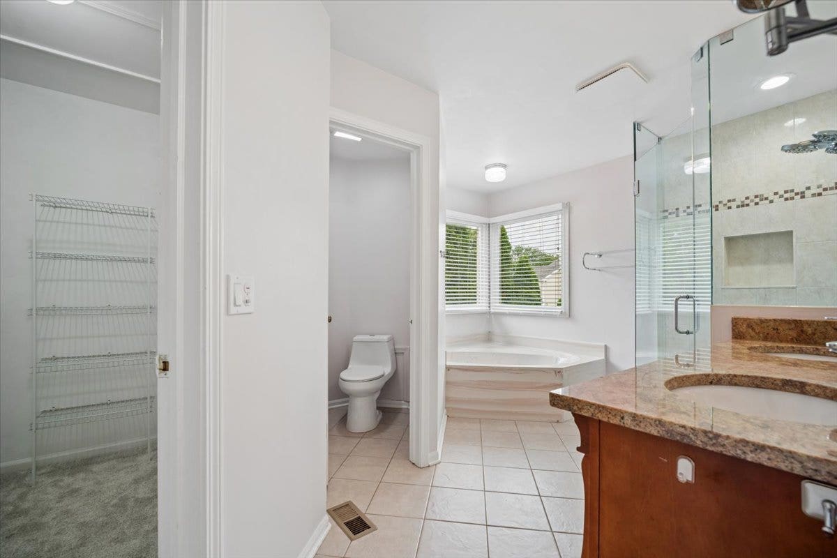 44 CHESTNUT Terrace, Buffalo Grove, IL 60089 44 CHESTNUT Terrace, Buffalo Grove, IL 60089
