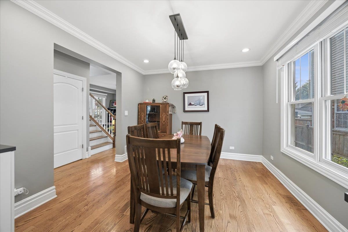 938 Mapleton Avenue, Oak Park, IL 60302