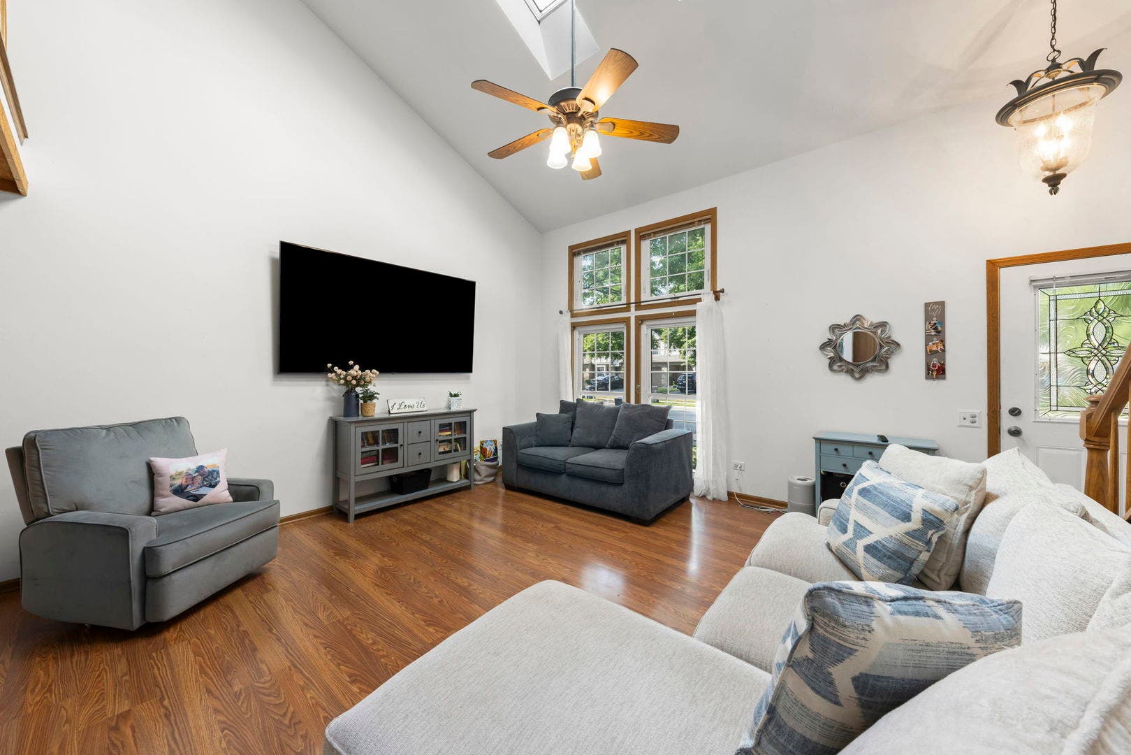 14743 Lakeview Drive, Orland Park, IL 60462 14743 Lakeview Drive, Orland Park, IL 60462