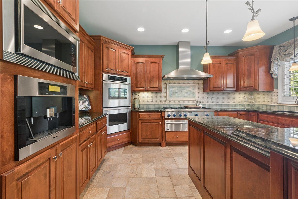 13600 ERIN Drive, Homer Glen, IL 60491