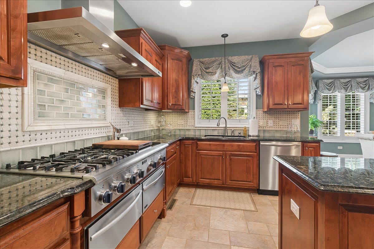 13600 ERIN Drive, Homer Glen, IL 60491