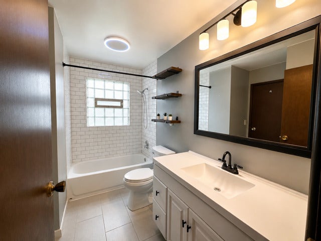 425 Ardglass Court, Bolingbrook, IL 60440 425 Ardglass Court, Bolingbrook, IL 60440
