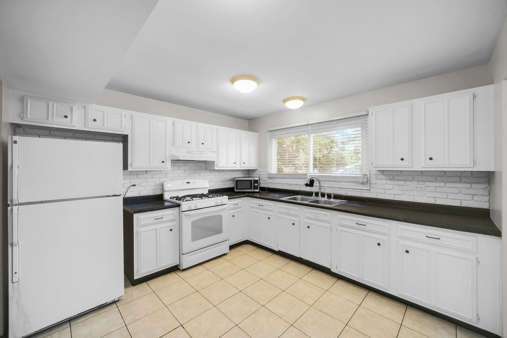 509 Sundance Drive, Bolingbrook, IL 60440 509 Sundance Drive, Bolingbrook, IL 60440
