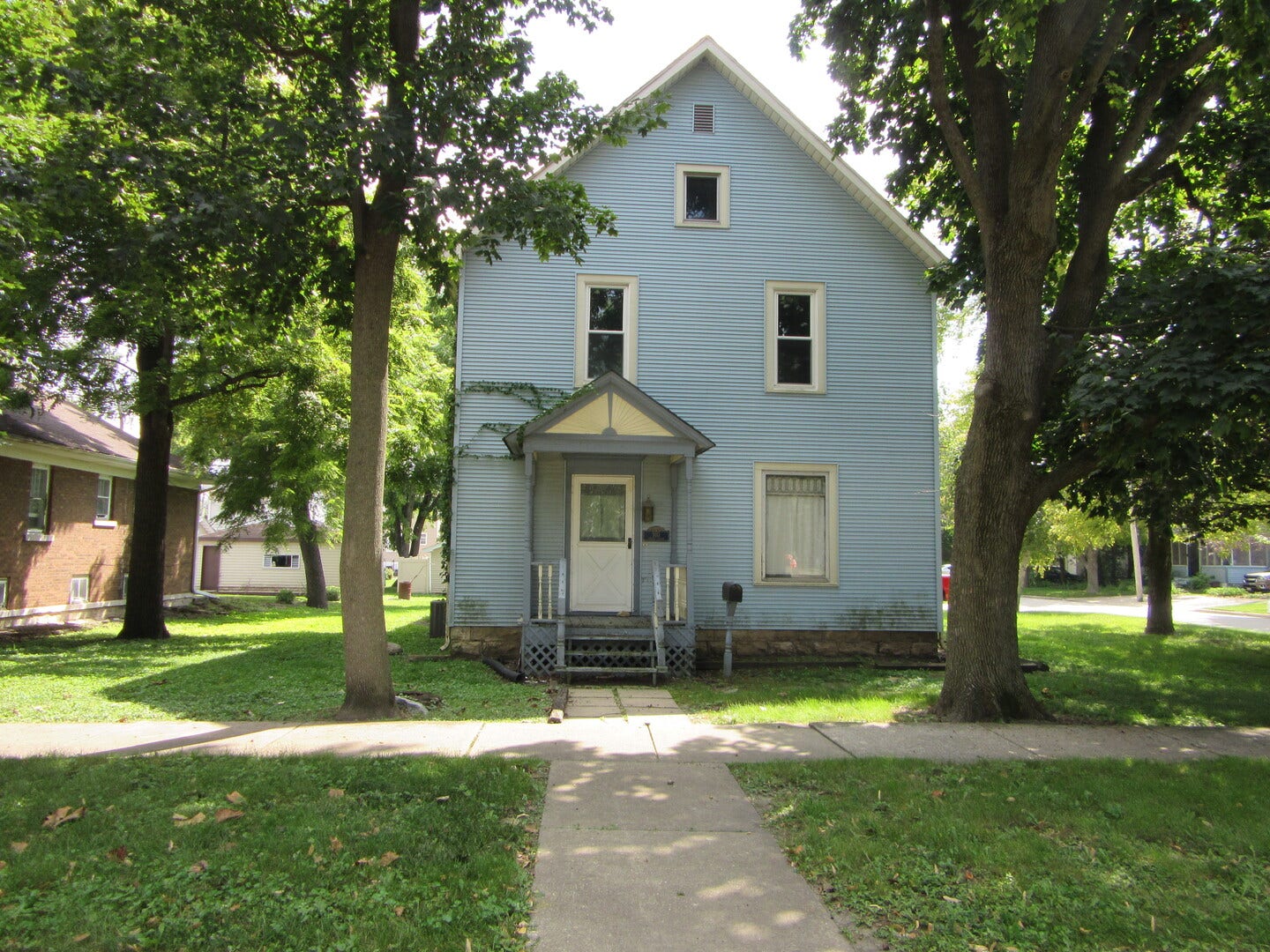 910 Oneida Street, Joliet, IL 60435 910 Oneida Street, Joliet, IL 60435