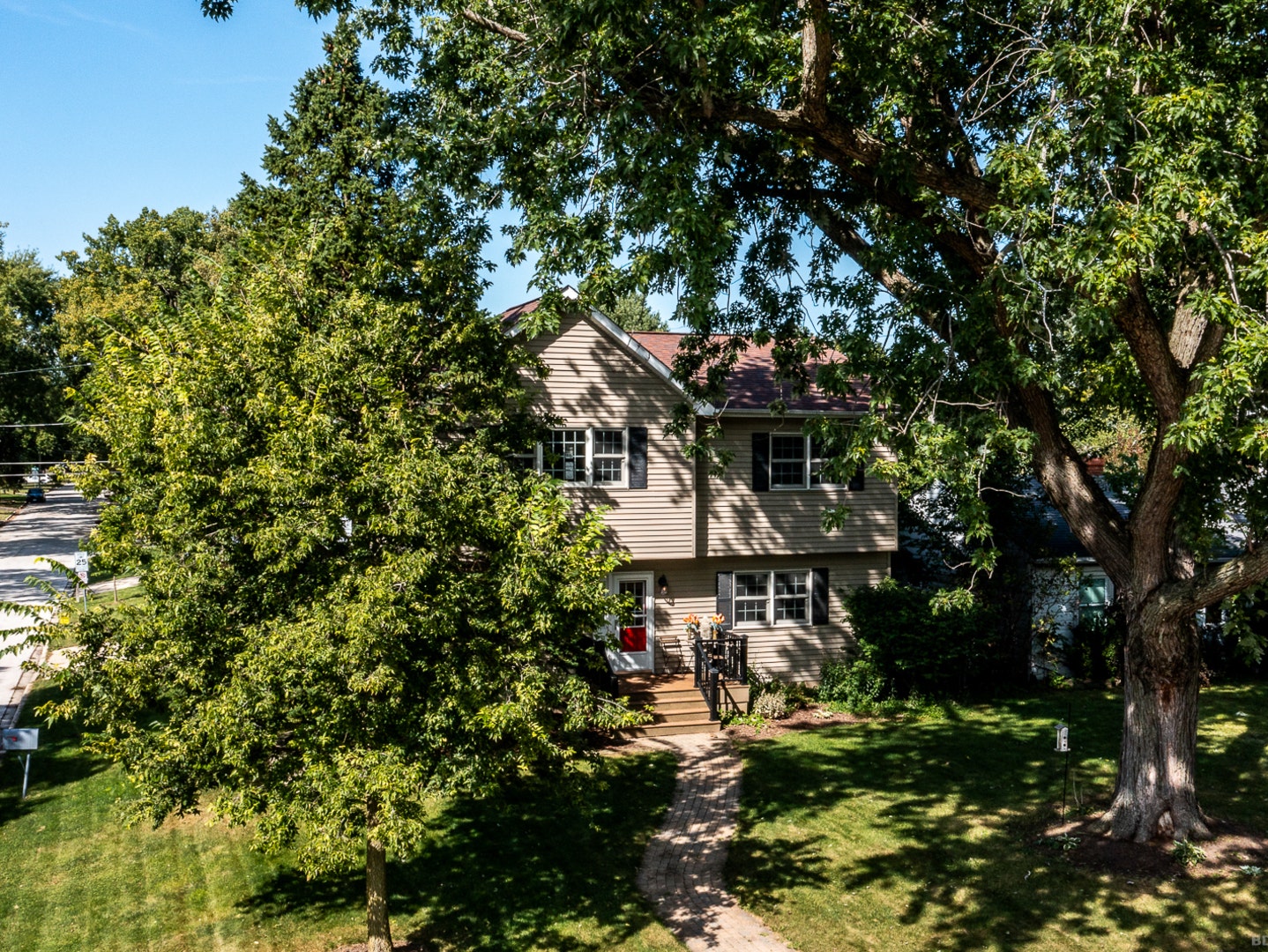 401 Division Street, St. Charles, IL 60174 401 Division Street, St. Charles, IL 60174
